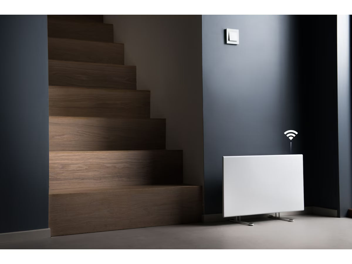 Kompakt smart panelovn med WiFi, appstyring og ukeprogram. En praktisk løsning for små rom, entré eller hytte.