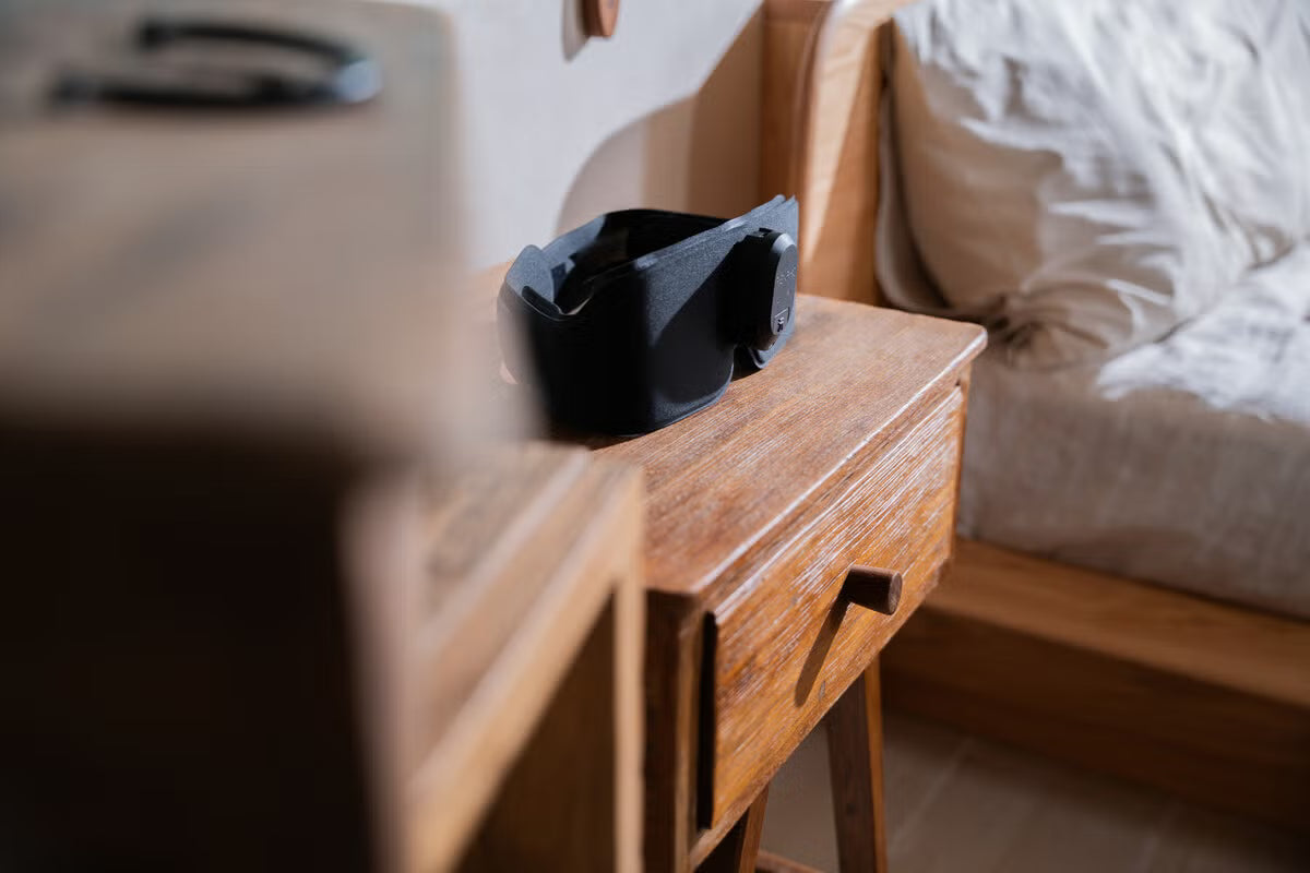 RENPHO EyeSnooze Aroma søvnmaske med varme, aromaterapi, Bluetooth-musikk og lysblokkering. Tre varmenivåer, justerbar timer og oppladbart batteri.