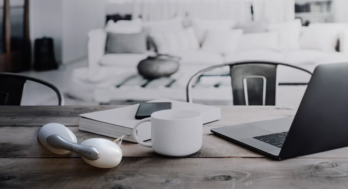 RENPHO EyeSpa Pods øyemassasjeapparat med aktiv kjøling til 20 °C, varme på 39 °C og tre programmer. Justerbare massasjehoder og USB-C-lading.